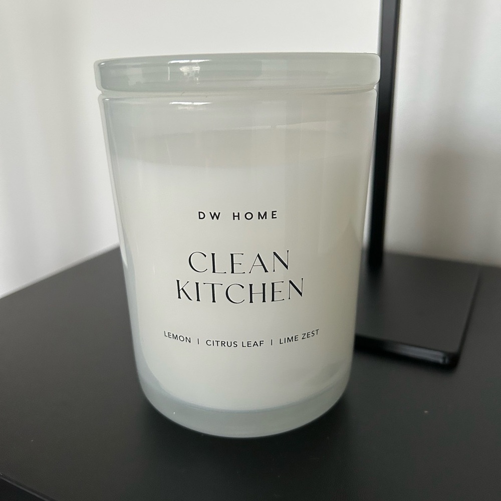 DW Home CLEAN KITCHEN Richly Scented Candle 8.3 Oz